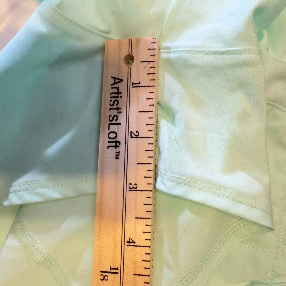 636 | NWT Nike Dri-FIT Women XS Smocked Waist Training Shorts Mint Green